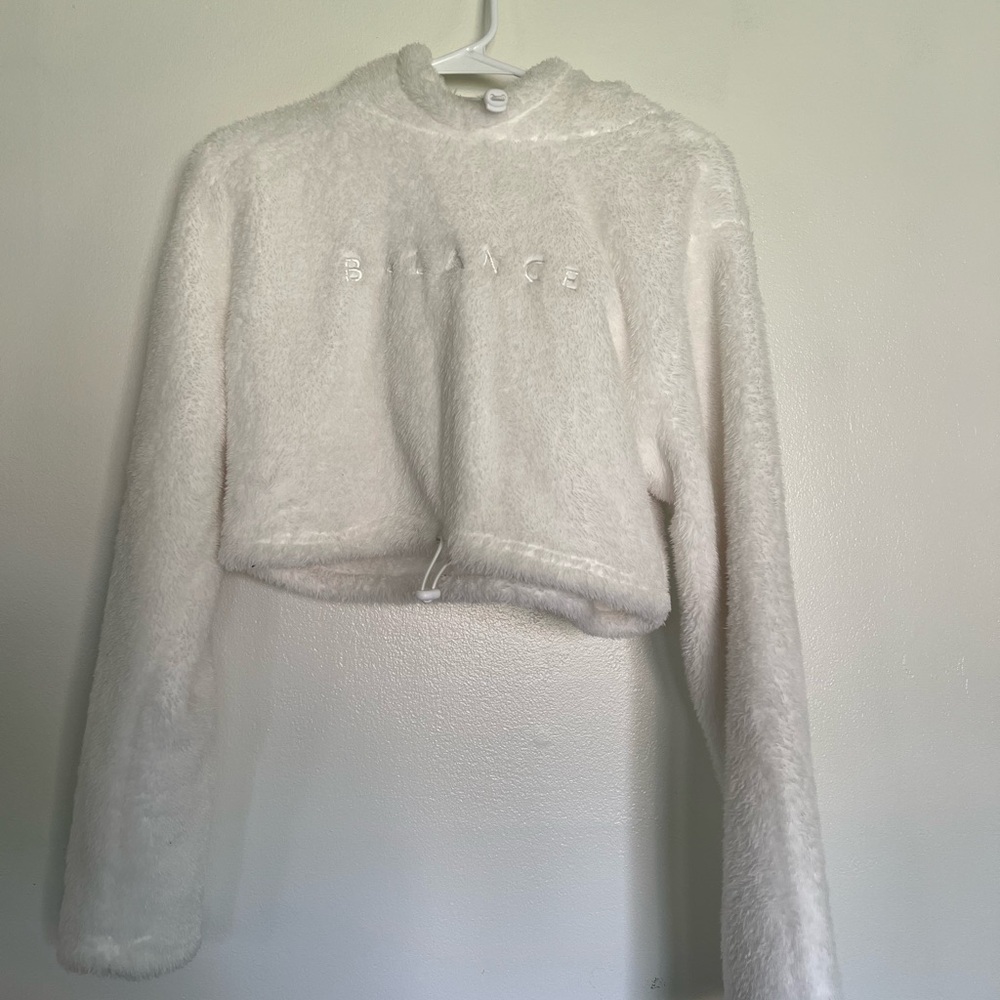 White Fuzzy Cropped Sweatshirt